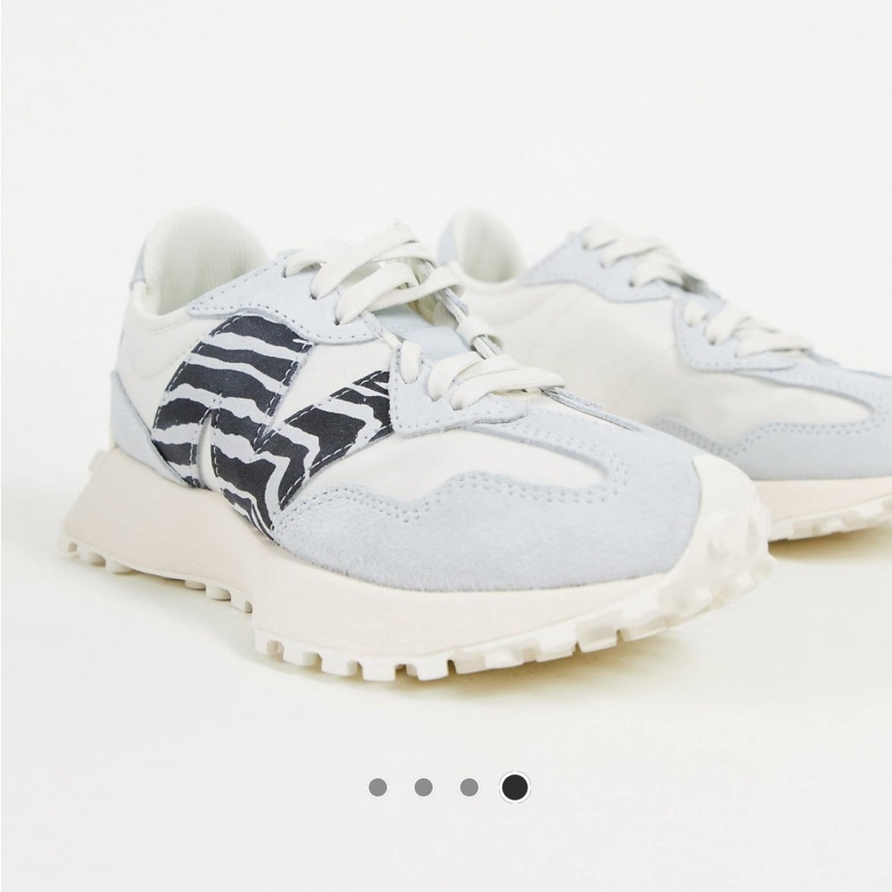 Men’s New balance classics 327 Pastel blue and zebra . Brand new size 10. No box
